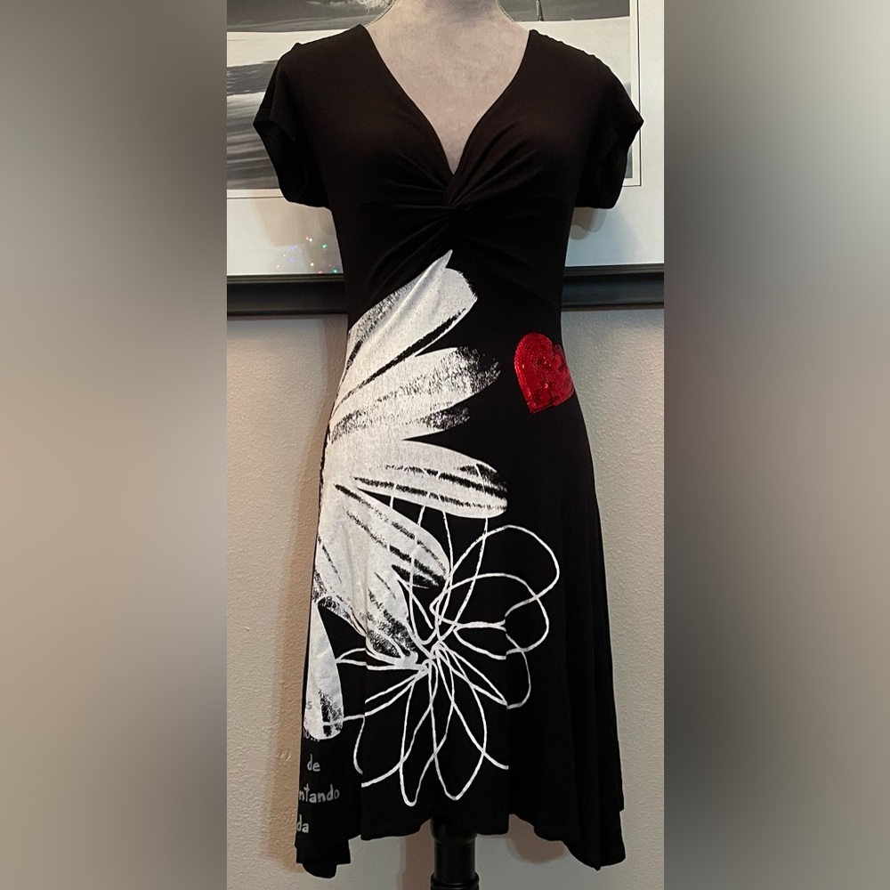 Black Floral Twist-Front Women's Dress with Red Accent